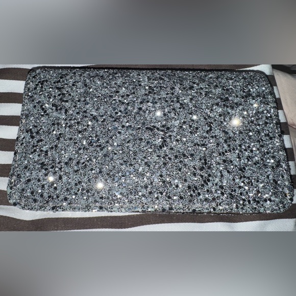 Henri Bendel Silver Glitter Clutch Phone Case - Picture 3 of 5
